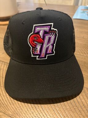 Toronto Raptors Mitchell & Ness Trucker Hat – Men’s – OSFA